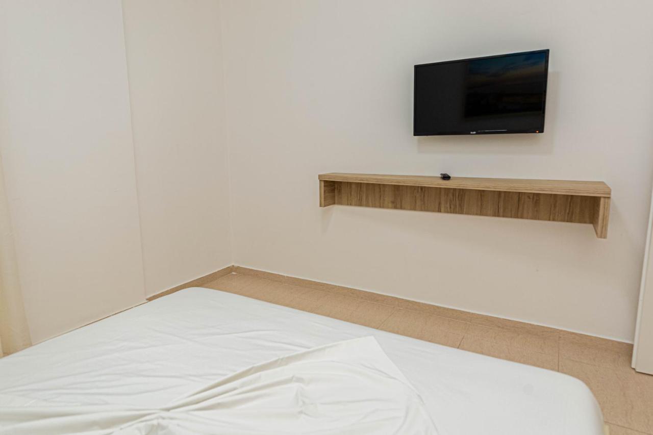 Jordan'S Hotel Vlorë Екстериор снимка