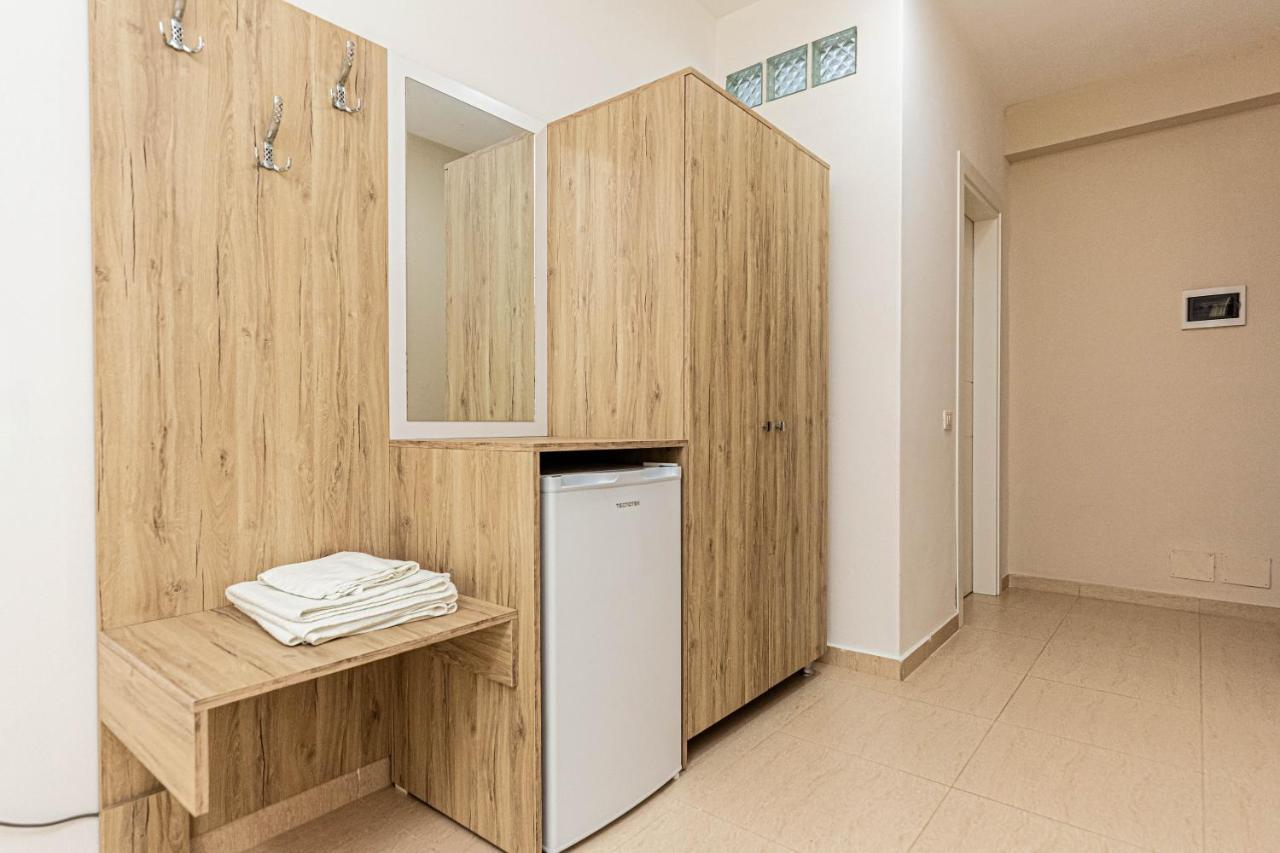 Jordan'S Hotel Vlorë Екстериор снимка