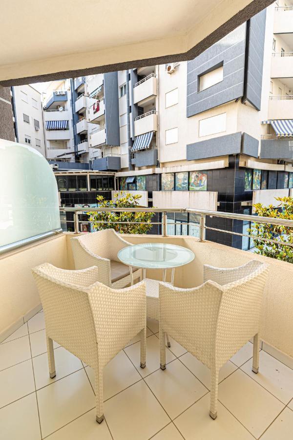 Jordan'S Hotel Vlorë Екстериор снимка