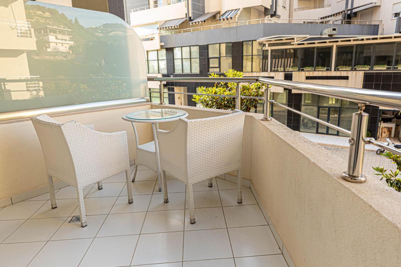 Jordan'S Hotel Vlorë Екстериор снимка