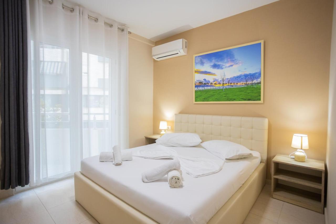 Jordan'S Hotel Vlorë Екстериор снимка
